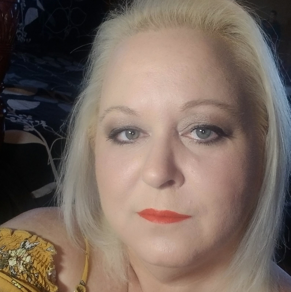 Meet your Posher, Debra
